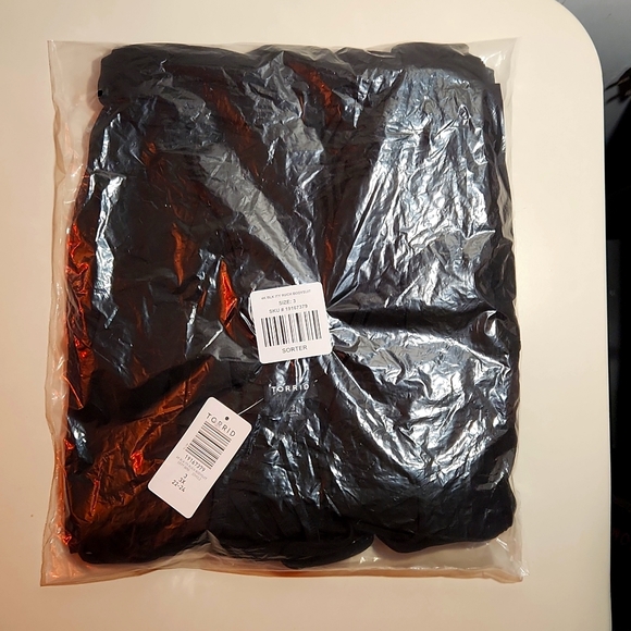 ❤️NWT VINTAGE TORRID BODYSUIT HALTER TIE-PUFF SLEEVE RUCHED FRONT SNAP BOTTOM - Picture 5 of 16